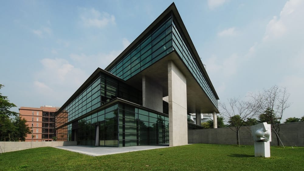 interesting truss structure - Asia Museum of Modern Art